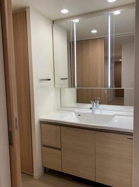 洗面設備　同物件別部屋の参考写真です。(現況優先)