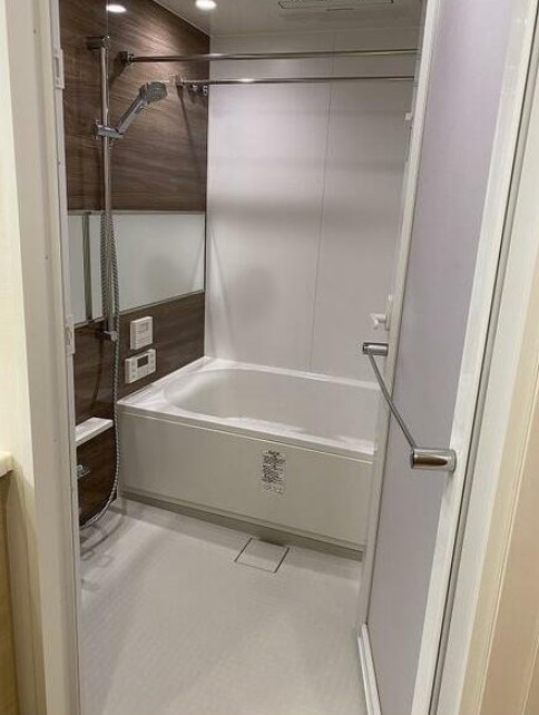 バス・シャワールーム　同物件別部屋の参考写真です。(現況優先)