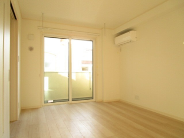 居室・リビング　同建物の別部屋の写真