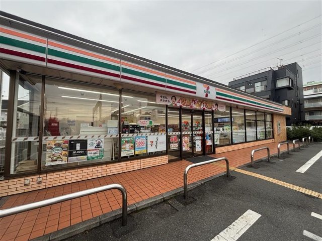 コンビニ　セブンイレブンさいたま文蔵３丁目店（コンビニ）まで379m