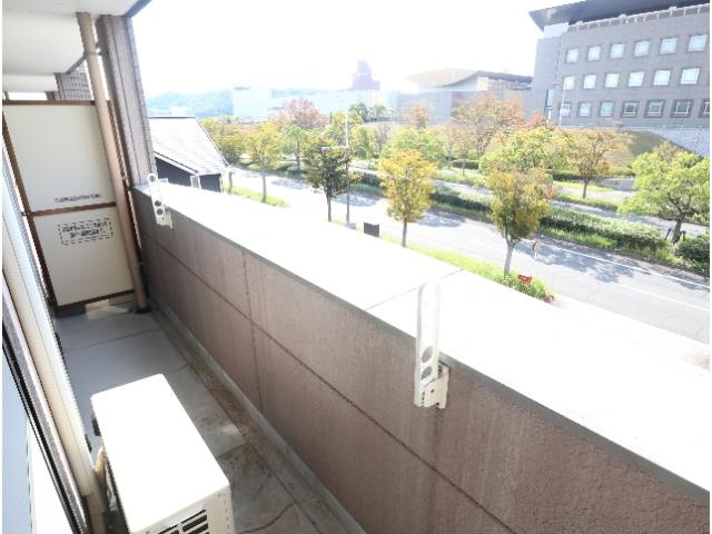 バルコニー　バルコニーがあります