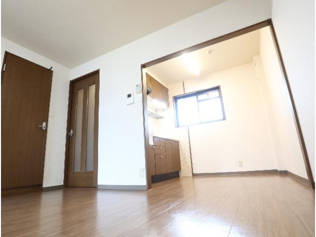 居室・リビング　ゆったり過ごせる居間です