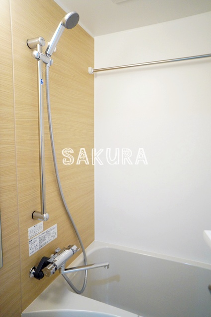 バス・シャワールーム　雨の日でも安心の浴室乾燥機付きです♪