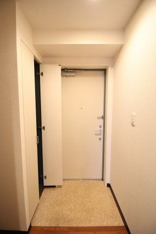 玄関　（別タイプ参考写真ヴェルデュール本郷壱番館　　文京区向丘2