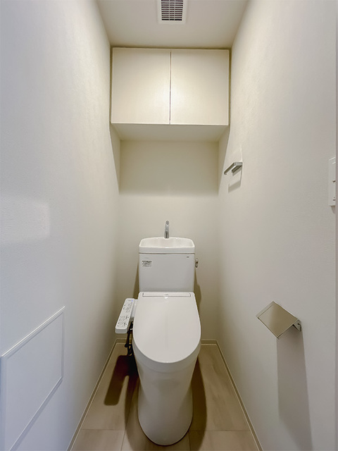 トイレ　※写真は同タイプ住戸です。