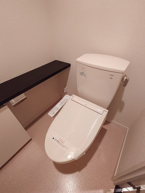 トイレ　※写真は同タイプ住戸です。