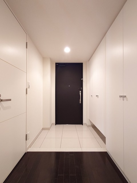 玄関　※写真は同タイプ住戸です。