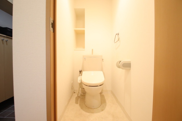 トイレ　※別室の参考写真の為、現況優先です。