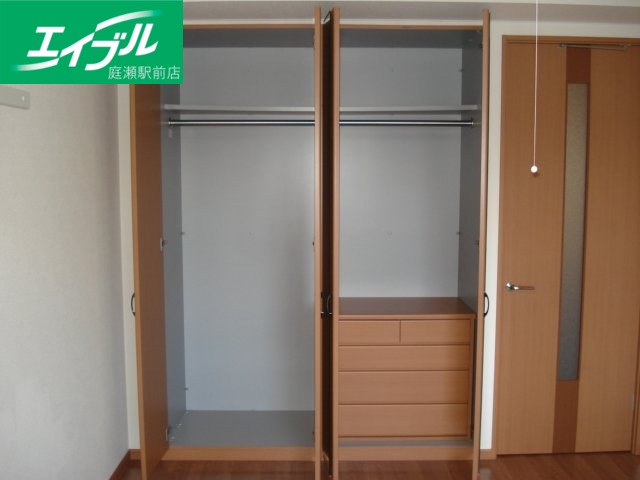 収納　収納内小ダンス付