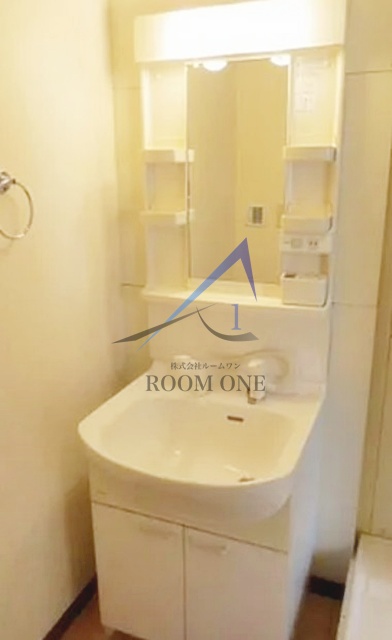 洗面設備　洗面台です。