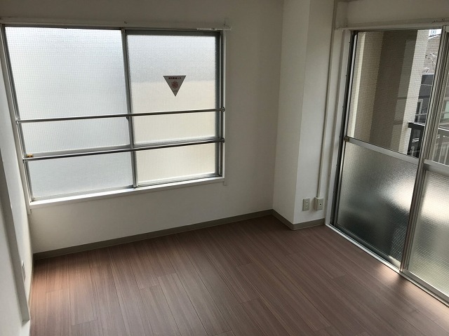 居室・リビング　こちらのリビングで趣味の時間をお楽しみください