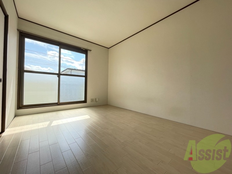 居室・リビング　６帖の洋室になります。伸び伸び出来そうですね。