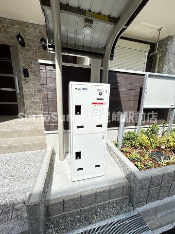 エントランス　落ち着いたエントランスです