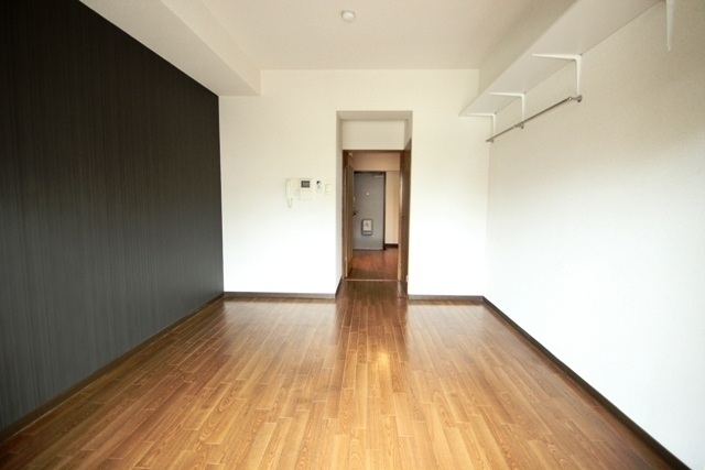 居室・リビング　写真は別号室のものです。