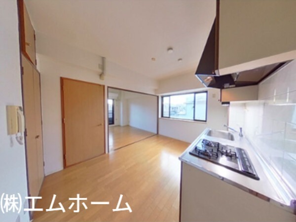 居室・リビング　DK6.7帖　システムキッチン