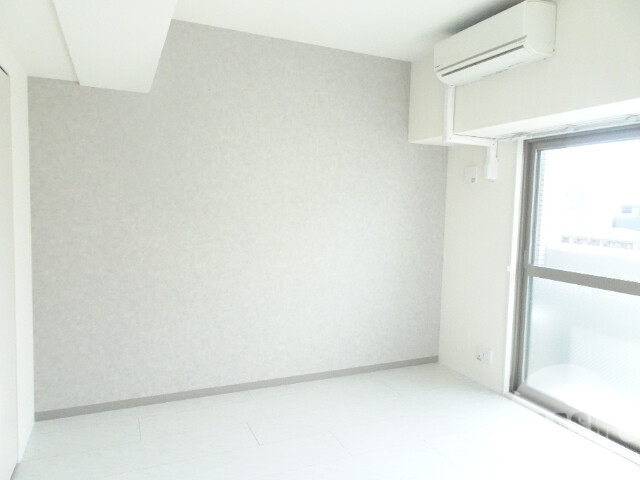 居室・リビング　アクセントクロスがオシャレ♪