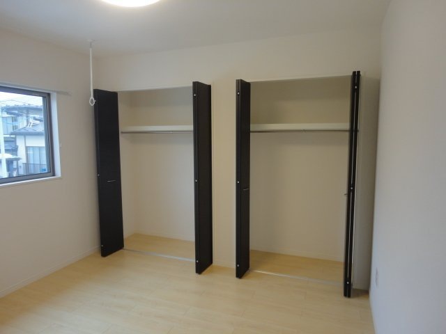 その他部屋・スペース　居室6帖　室内物干し機付き