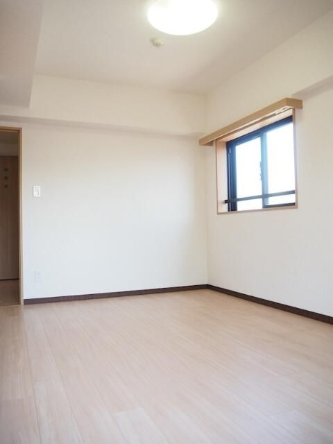 その他部屋・スペース　落ち着いて過ごせるお部屋なので、寝室にいかがでしょうか