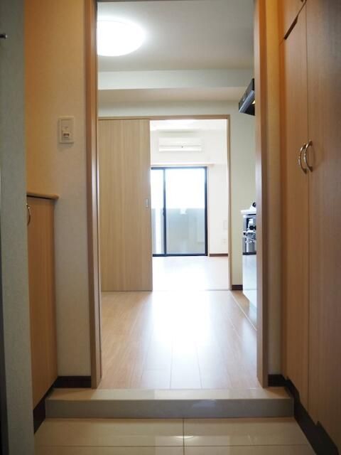 玄関　収納もある玄関です