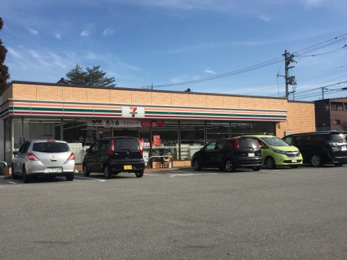 コンビニ　セブンイレブン魚津インター店（コンビニ）まで474m