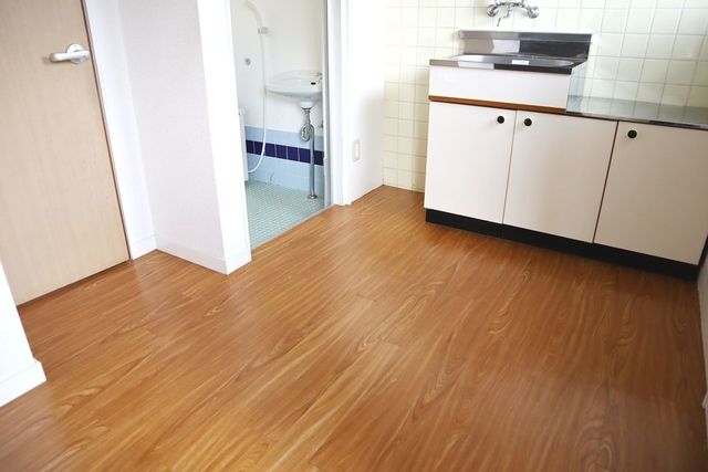 居室・リビング　【ダイニングキッチン】キッチン