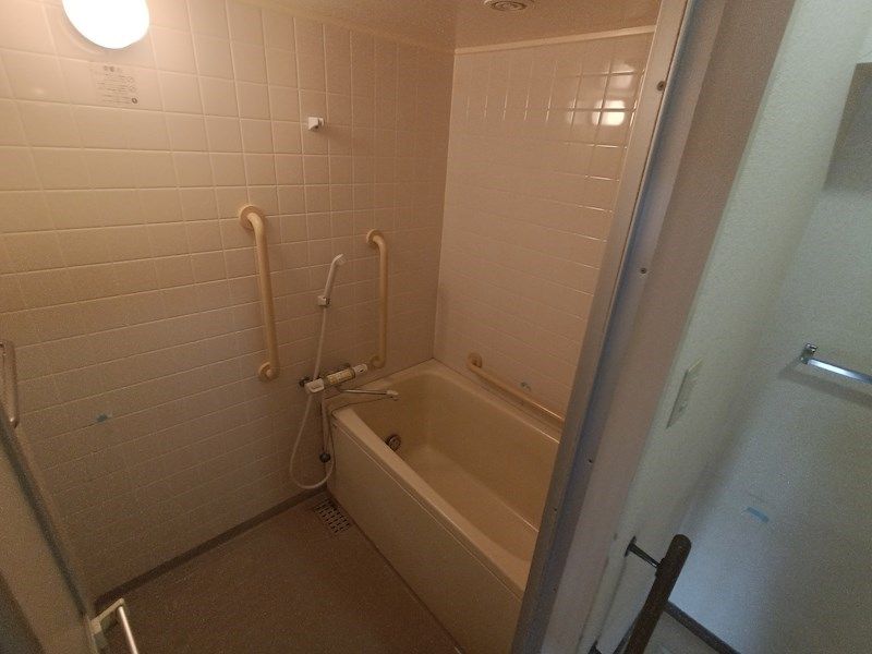 バス・シャワールーム　別号室参照