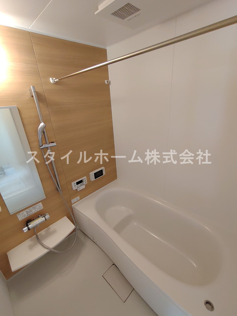 バス・シャワールーム　同建物内別部屋の写真です。