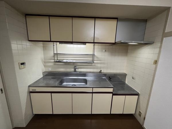 キッチン　ガスコンロは持ち込んで下さい。