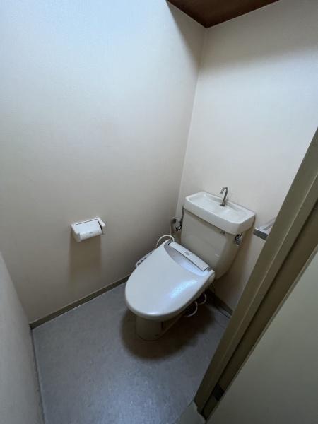 トイレ　ウォシュレット完備