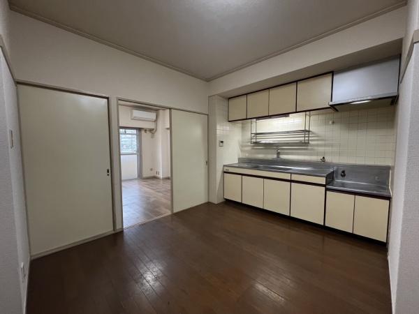 居室・リビング　陽の差し込む明るいリビング！