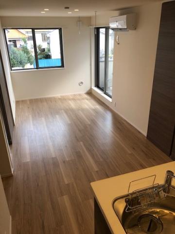 居室・リビング　同タイプ2Ｆの室内写真（参考写真）になります。