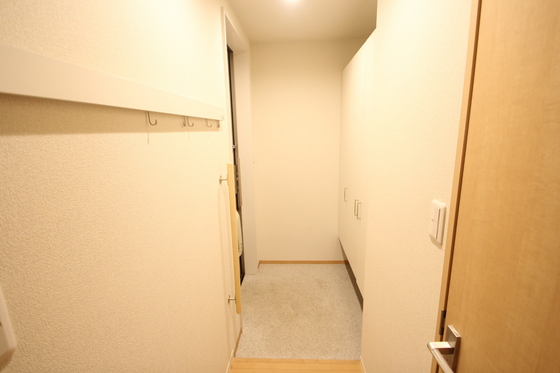 玄関　※別部屋の写真です