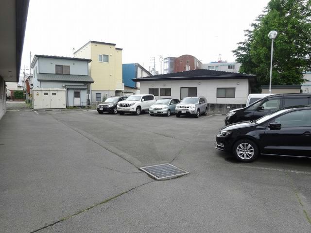 駐車場　駐車場