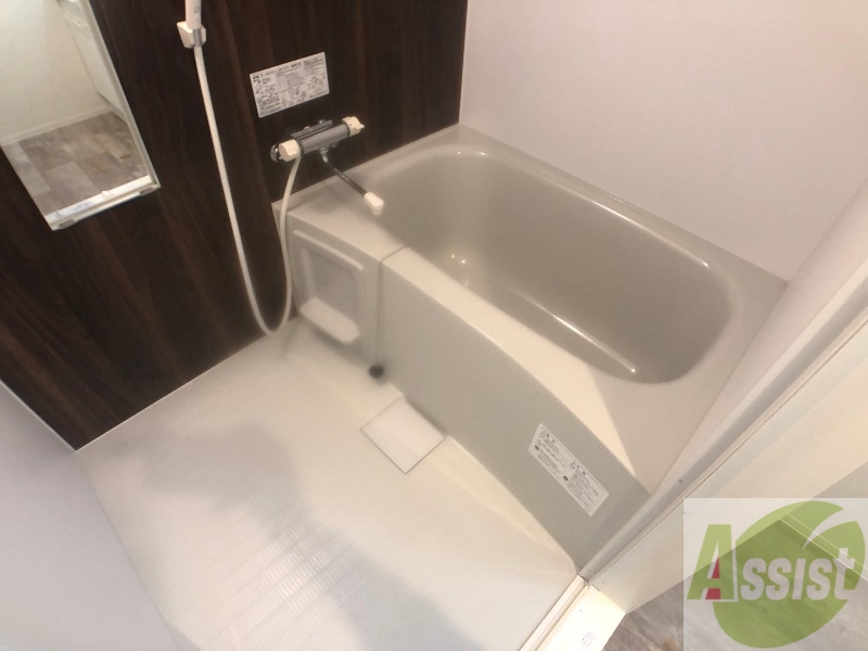 バス・シャワールーム　お風呂になります。一日の疲れを癒してくださいね。