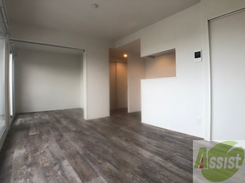 居室・リビング　広々としたリビングですね。使い勝手がよさそうですね！