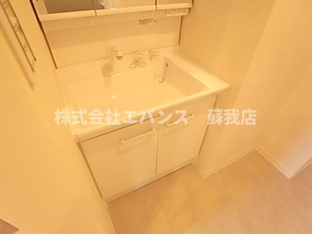 洗面設備　脱衣スペースもあります