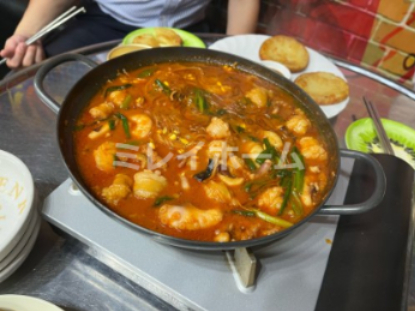 飲食店　韓国料理テジチャン蒲田店（飲食店）まで141m