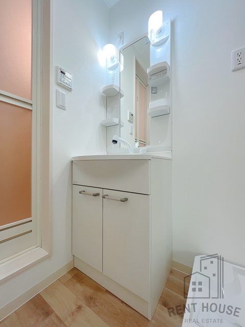 洗面設備　同仕様写真です。