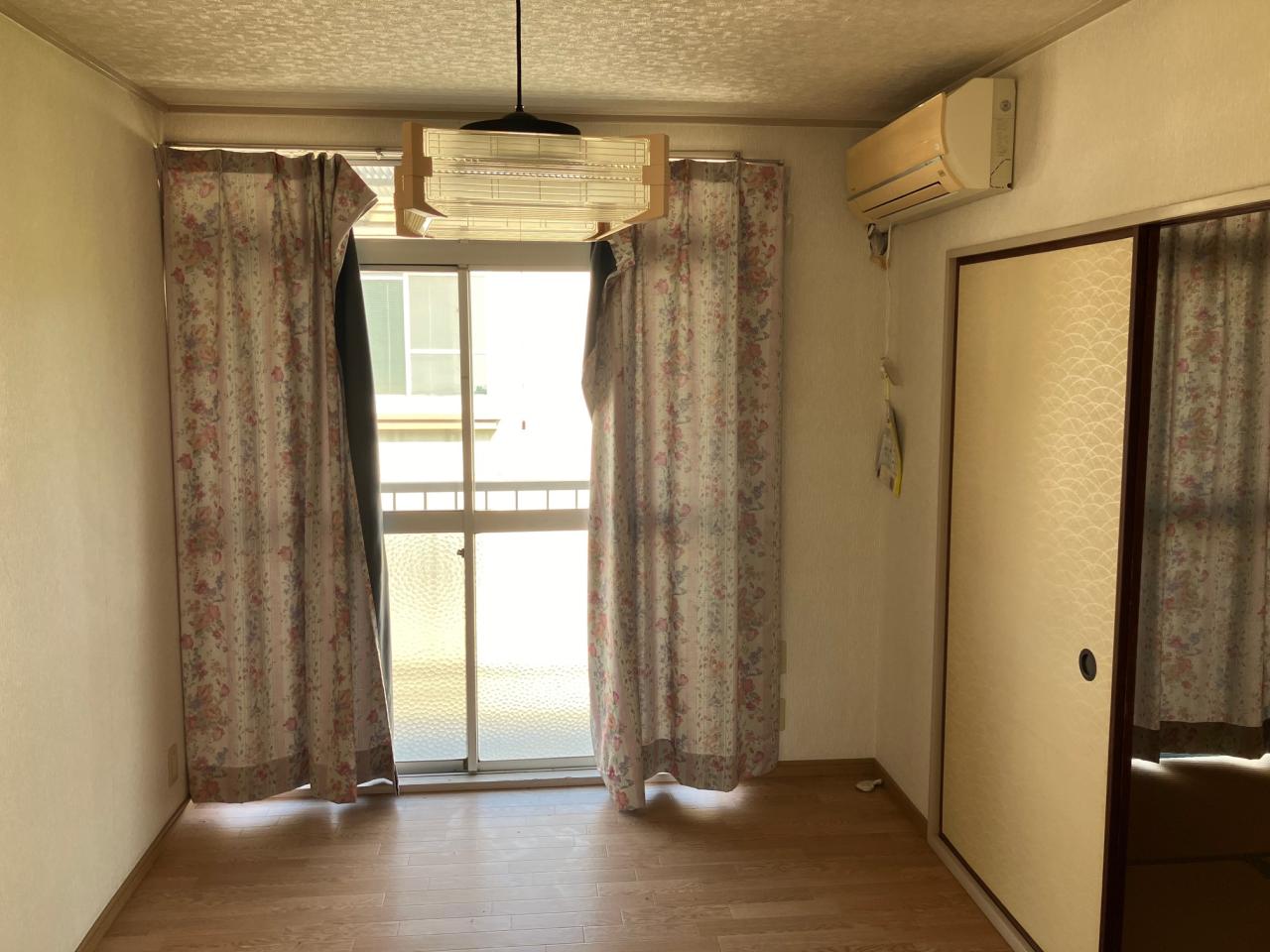 姫中スズキアパートの居間写真