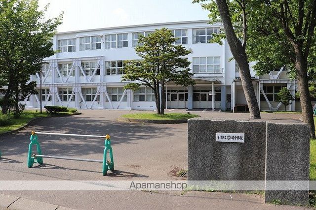 中学校　沼ノ端中学校（中学校）まで419m
