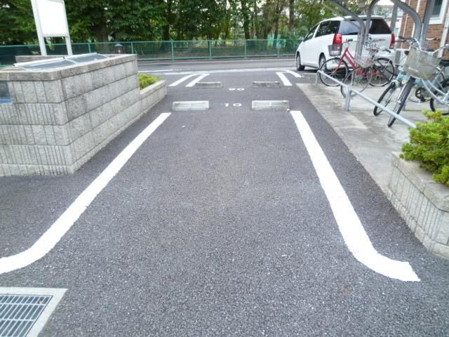 駐車場　☆敷地内駐車場☆