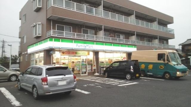 その他　ファミリーマート　浦和大谷口店まで500m