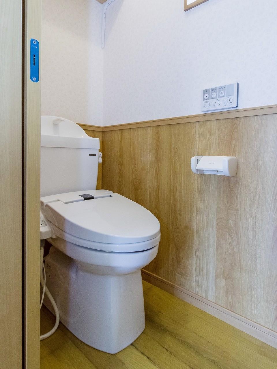 トイレ　トイレはウォシュレット付き