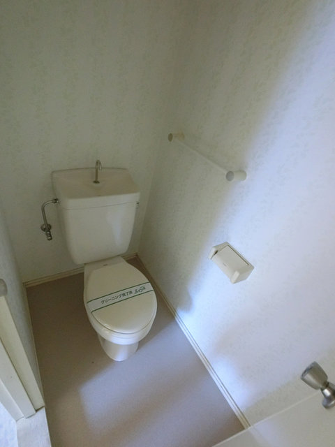 トイレ　退去前につき、別部屋の写真になります。