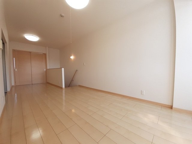 その他部屋・スペース　ゆったり過ごせる居間です