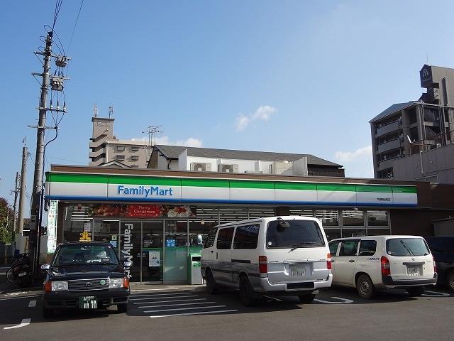 コンビニ　ファミリーマート戸畑明治町店（コンビニ）まで300m