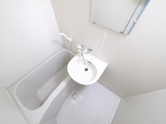 その他設備　コンパクトな洗面台です
