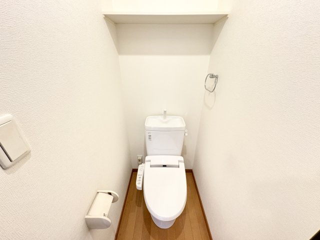 トイレ　※別号室の写真です。現況優先となります。