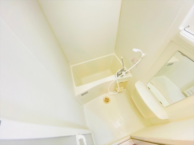 バス・シャワールーム　同一建物内６０６号室の内装写真になります。
