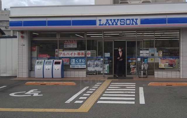 コンビニ　ローソン　豊中立花町三丁目店（コンビニ）まで597m